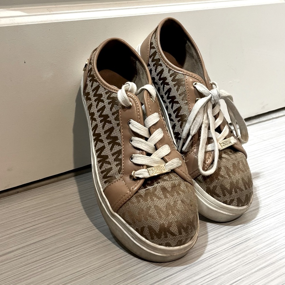 MICHAEL KORS SNEAKERS🤎